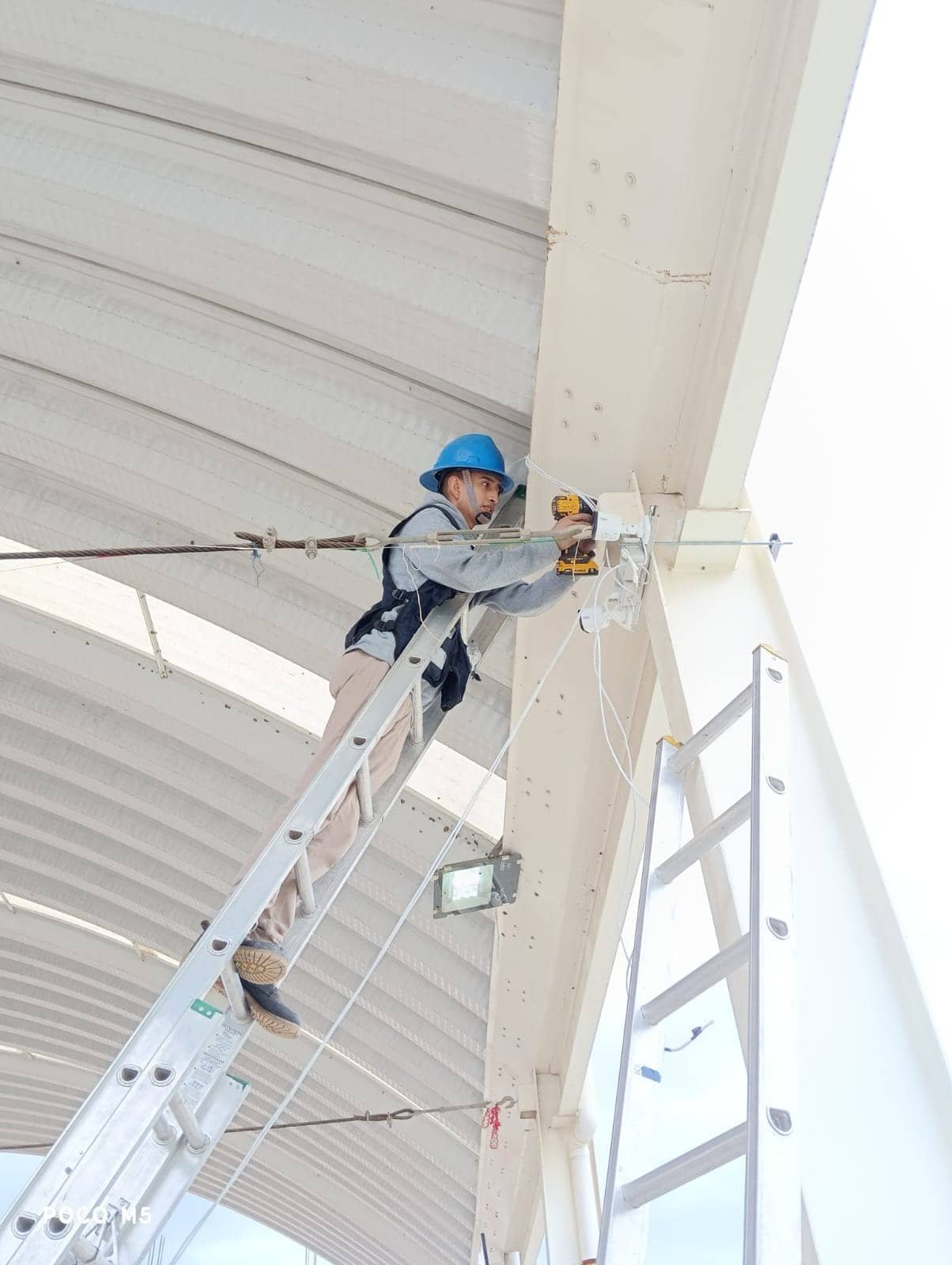Instalación de una cámara llevada a cabo por Axestec